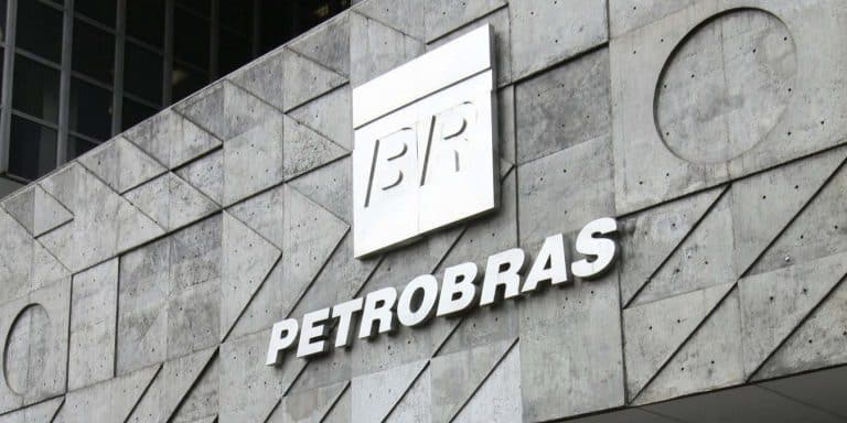 Obbligazioni petrolifere brasiliane in dollari con scadenza 2115 e cedola 6,85% (ISIN: US71647NAN93). Al momento, garantiscono un rendimento del 6%. Esistono diversi rischi correlati all'investimento, così come opportunità.