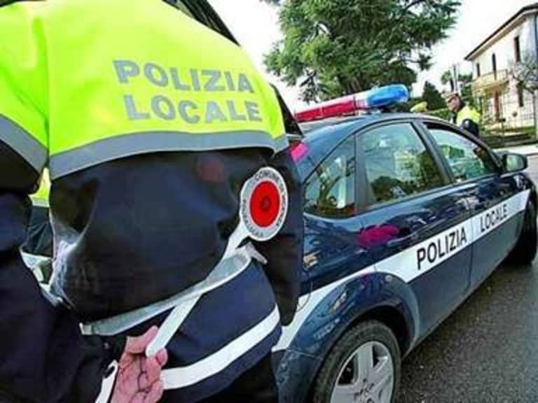 Le contravvenzioni elevate dalla polizia locale saranno recuperate mediante ingiunzione di pagamento. Lo strumento di recupero ha lo stesso valore della cartella esattoriale.
