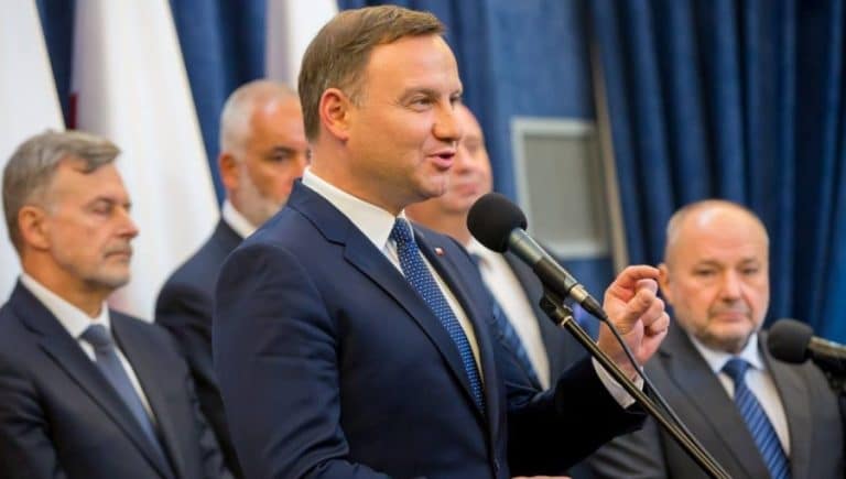 Mutui in franchi svizzeri: la soluzione del governo polacco appare punitiva per le banche. A uscirne vincitori sarebbero i clienti.