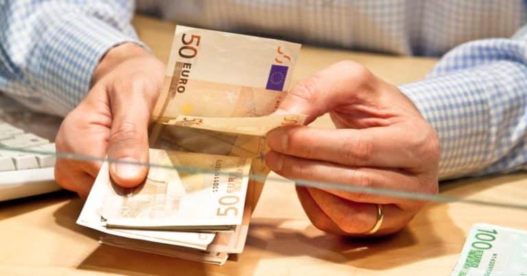 La crisi delle banche italiane? E se il governo decide di tagliare la testa al toro, attuando un prelievo forzoso su tutti?