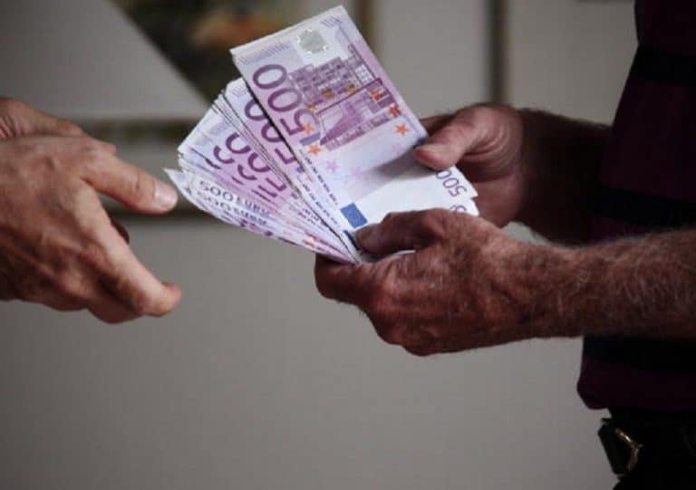 I prestiti baciati sono di fatto una truffa della banca ai danni dei clienti. Vediamoli e vi spieghiamo perché dovete starne davvero alla larga.