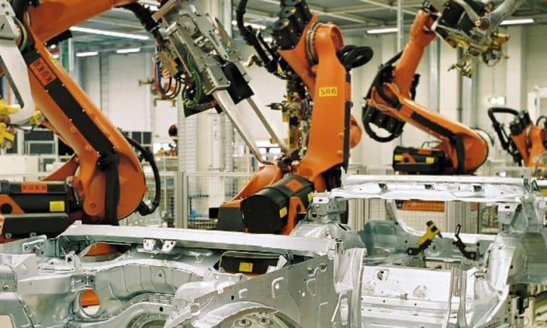 Produzione industriale ai minimi dall'inizio delle rilevazioni ISTAT e quasi dimezzata rispetto ai valori di fine 2019. E con l'eventuale arrivo di una seconda ondata di contagi, la crisi per l'economia sarebbe devastante.