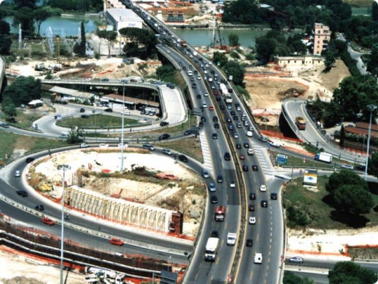 Gira voce che presto sarà introdotto un nuovo bollo auto per chi circola sulle strade statali gestite dall'Anas e sulle autostrade senza pedaggio, il MIT smentisce la notizia.