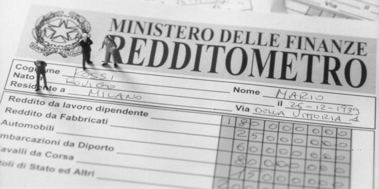 Il contribuente non è tenuto a dimostrare l'infondatezza della presunzione de reddito dichiarato insufficiente fornendo documentazioni che giustifichino le singole spese.