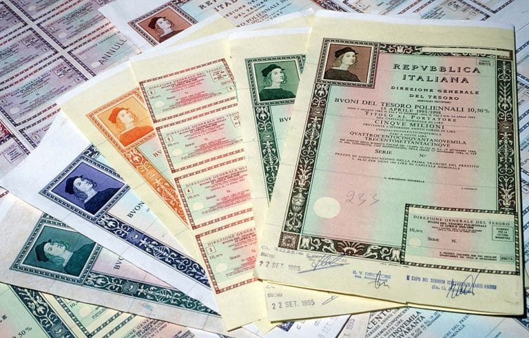 Lo spread tra BTp a lunghissima scadenza e quelli più corti si riduce nelle fasi di tensione sul mercato del debito sovrano italiano. Ecco la possibile spiegazione.