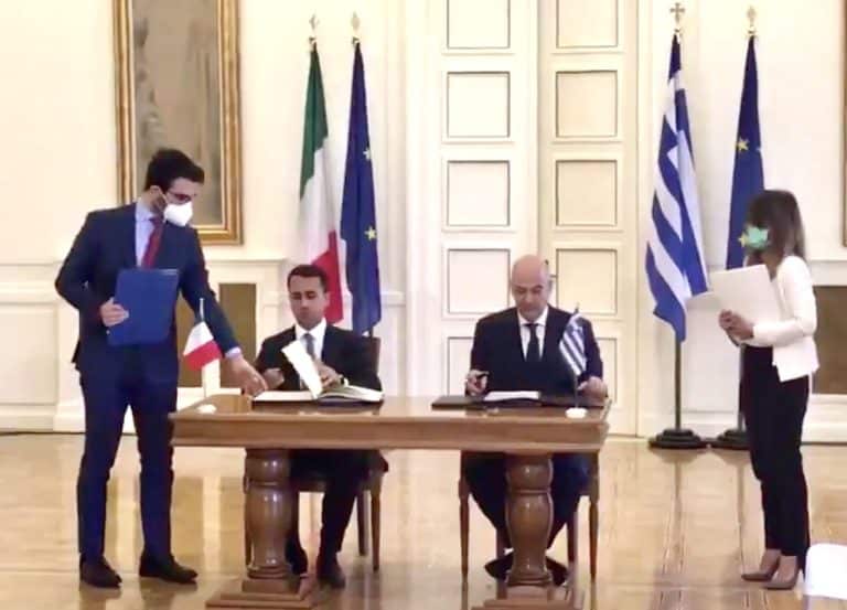 Rendimenti in Grecia più bassi di quelli italiani. Solo sul tratto a breve termine i BTp conservano il vantaggio. Ecco le ragioni di questo superamento.