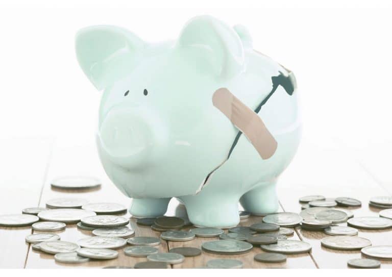 Italiani popolo di formiche. Ma la fotografia che emerge dai dati OCSE ci racconta una verità diversa da quella del passato. Adesso, le famiglie tedesche risparmiano per quattro volte in più di noi.