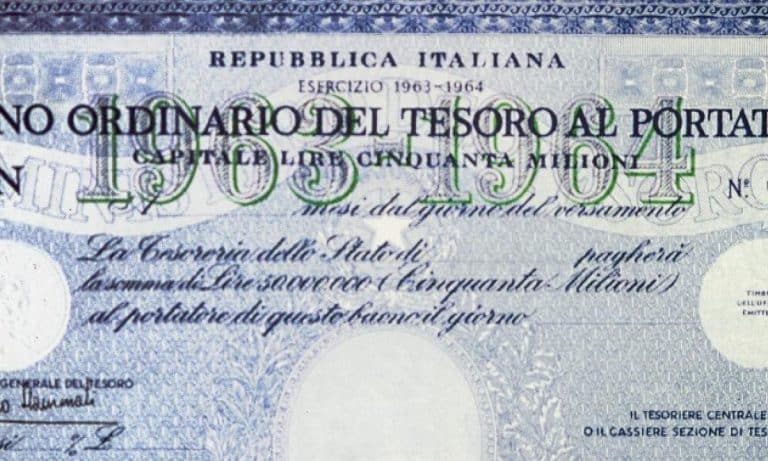 Il debito pubblico italiano risulta poco in possesso delle famiglie residenti e sempre più nelle mani di banche e fondi. Ecco perché la percentuale negli ultimi 30 anni è crollata a un decimo.