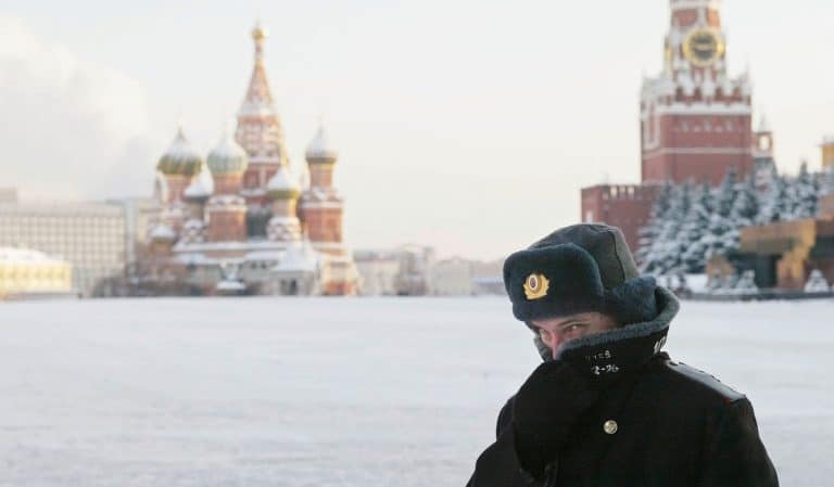 Rublo in rimonta contro il dollaro: +26,5% in un anno. Ma il governo russo punta a indebolirlo un po' per rimpinguare le casse dello stato.