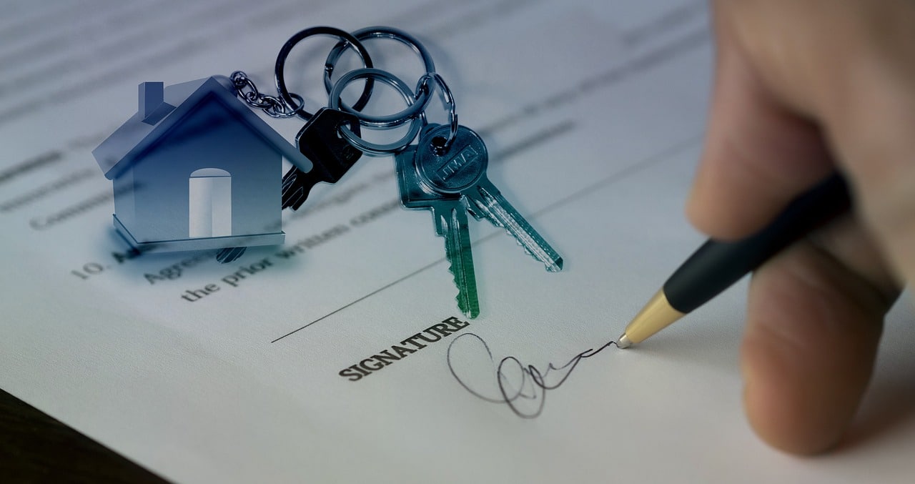 L’acquirente l’immobile subentra per legge nel contratto di locazione in essere ed è opportuno comunicarlo all’Agenzia delle Entrate