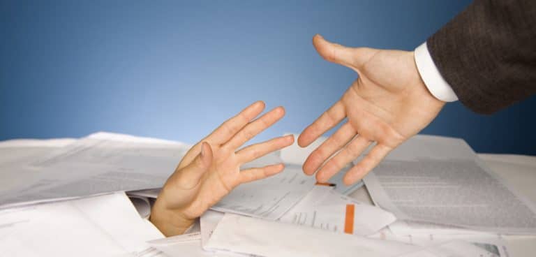 Mutuo non pagato, il Giudice applica la legge "salva suicidi" e ordina alla banca di dimezzarlo: ecco come presentare la domanda al Tribunale.