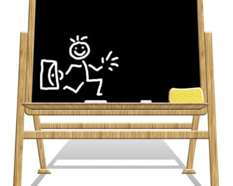 La pensione per i dipendenti della scuola a 60 anni, senza penalizzazioni e con riscatto gratis della laurea.