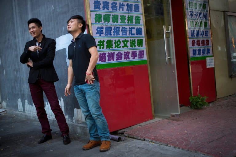 Fumare è molto comune in Asia, dove si concentrano anche i maggiori produttori di sigarette. E negli USA nasce una proposta per lottare contro il tabagismo.