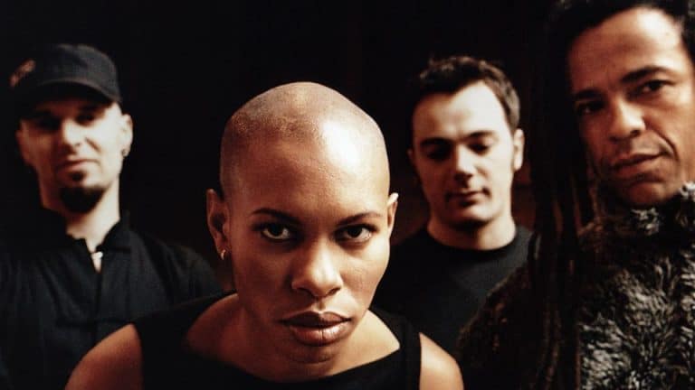 Ecco le info sul prezzo dei biglietti più economici del concerto Skunk Anansie 2017 a Milano su TicketOne e le  info su Reinassance, la sigla della serie tv I Medici