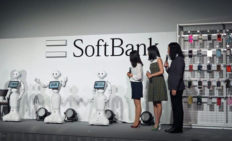 Crollano gli utili e i bond Softbank in euro si acquistano sotto la pari. Il colosso giapponese investirà 10 miliardi in India
