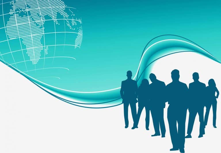 Cala di un anno la speranza di vita della popolazione italiana a causa del covid. L’età pensionabile non aumenterà.