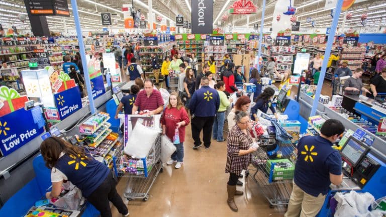 I prezzi in rialzo hanno spinto gli italiani a preferire la spesa low cost al discount: calo delle vendite nei super e iper mercati.