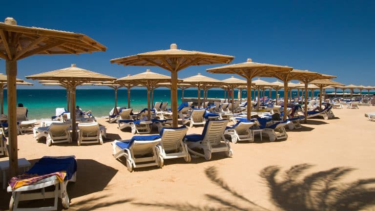 Una nuova batosta per i balneari romagnoli che dovranno pagare la cosiddetta tassa sull’ombra. Vediamo di cosa si tratta.