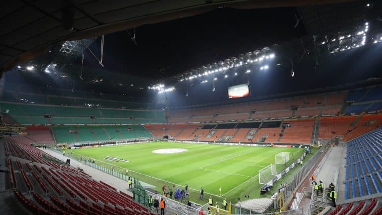 La Germania avvia l'esperimento per far tornare i tifosi allo stadio, pur nel rispetto delle norme anti-Covid. E in Italia si studia un protocollo per la transizione verso la normalità.
