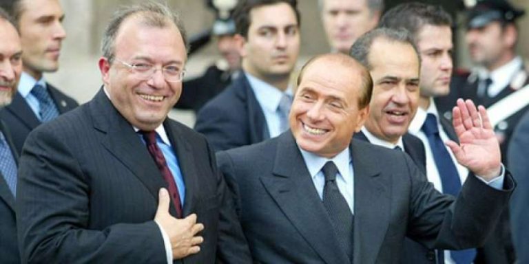 Centro-destra in stato confusionale a Roma, dove Francesco Storace prevede che alla fine tutta la coalizione convergerà sul suo nome, mollando Guido Bertolaso.