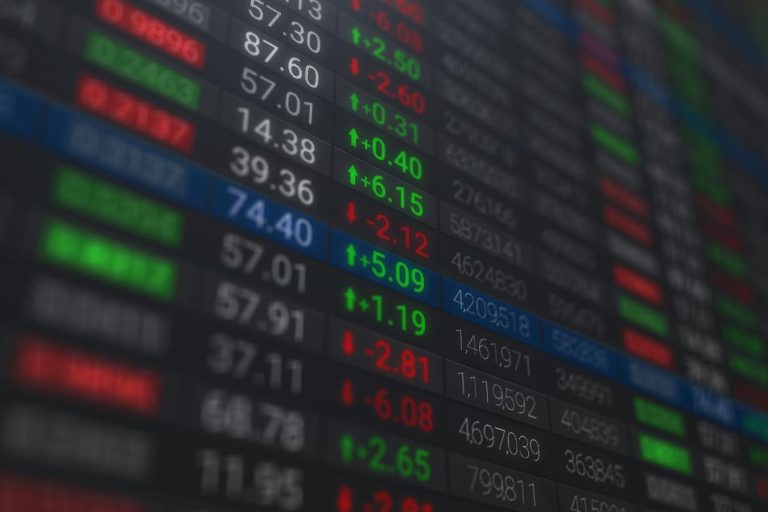 La BCE dovrebbe tagliare i tassi overnight per evitare un nuovo flop con il "quantitative easing". E a beneficiarne dovrebbero essere, in particolare, le scadenze brevi dei BTp.