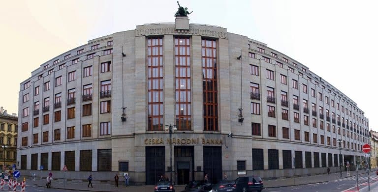 Primo rialzo dei tassi da anni in Europa. E' avvenuto nella Repubblica Ceca, dove l'inflazione è stabilmente sopra il 2% e la disoccupazione risulta la più bassa del continente.