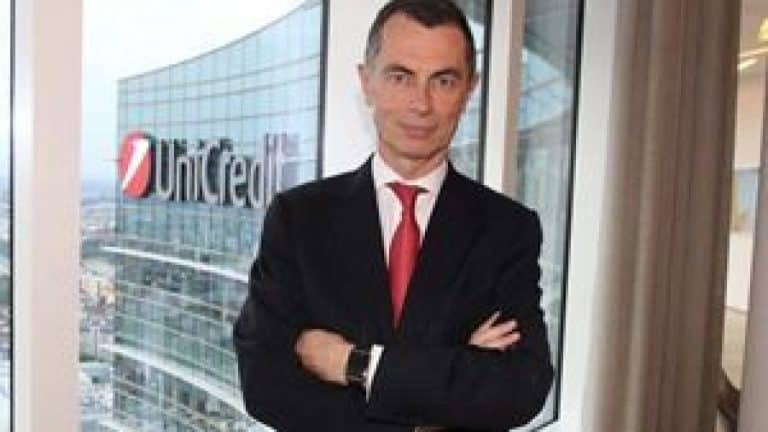 Tassi negativi sui conti correnti, almeno quelli sopra i 100.000 euro. E' la richiesta lanciata dall'ad di Unicredit alla BCE, in veste di rappresentante delle banche europee. Ecco l'alleanza scellerata tra banche e governi per colpire i risparmiatori.