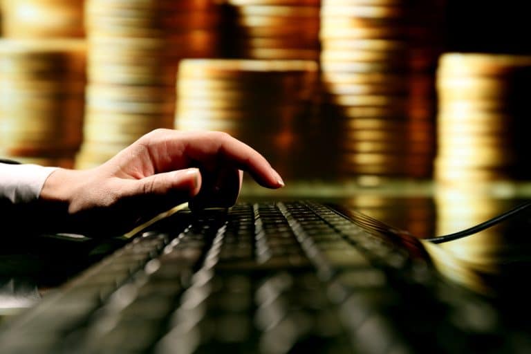 La Tobin Tax sta per andare in pensione, al suo posto arriverà la Raider Tax, che colpirà esclusivamente gli speculatori e i ribassisti a tutela degli investimenti.