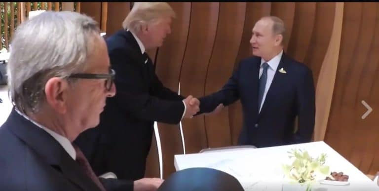 Donald Trump e Vladimir Putin s'incontrano oggi, al margine del G-20 in Germania. E' la prima occasione per resettare i rapporti tesi tra USA e Russia. Il mondo guarda con estrema speranza ai due.
