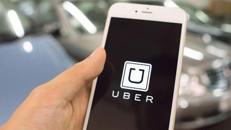 Uber ha emesso obbligazioni a 8 anni con cedola 7,50% e ha riscontrato ordini elevati, dati i bassi rating. L'investimento si mostra rischioso da più punti di vista.