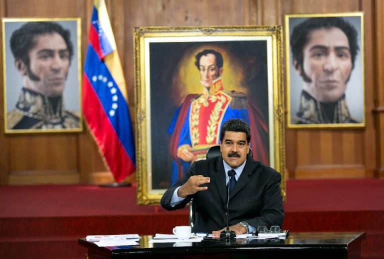 Il Venezuela annuncia ristrutturazione debito pubblico per evitare il default. PDVSA intanto rimborsa titoli per 2 miliardi. Bond a picco