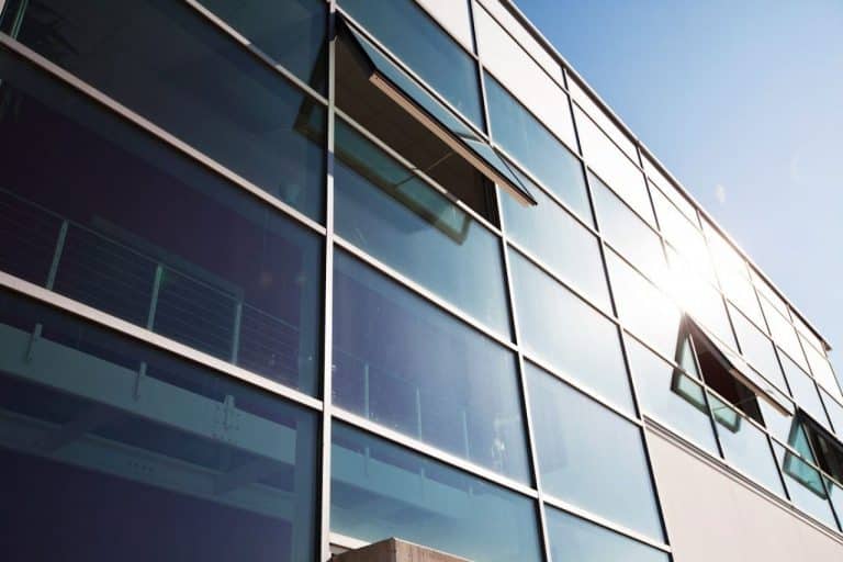 Bonus facciata: ingiusto escludere finestre, infissi, vetrate e serramenti. Che fine fa l'attenzione all'efficienza energetica?