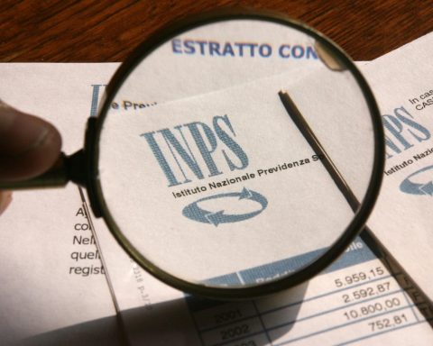 Pensione più alta per pagare la badante.