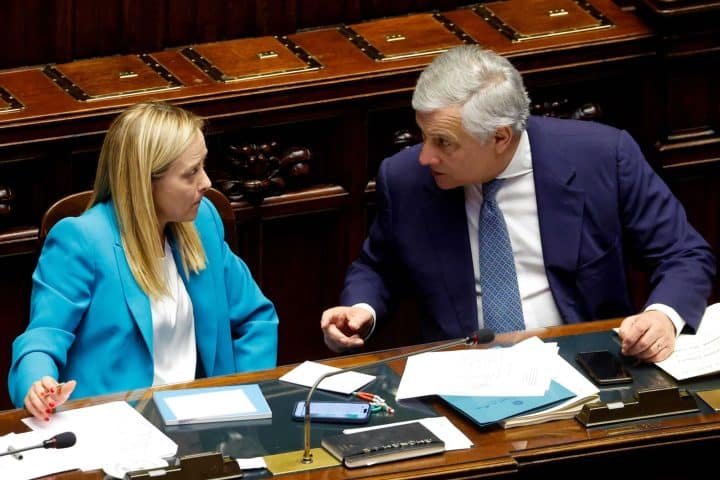 Pensioni anticipate, Irpef tagliata, cartelle addio