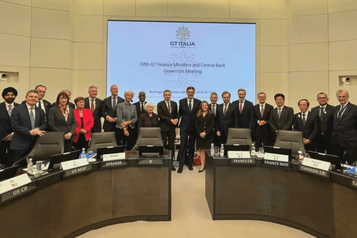 Aiuti all'Ucraina in bilico se vince Trump