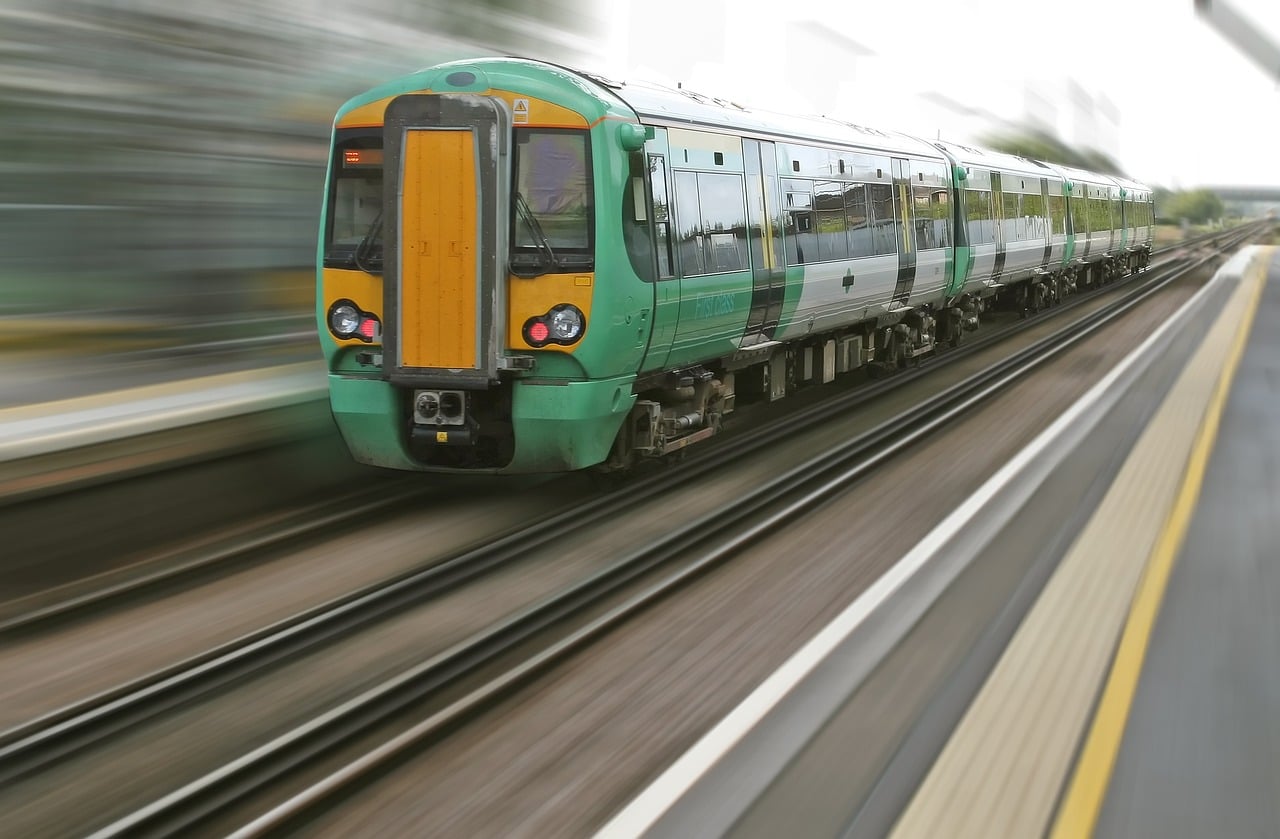 Sconti 104 per chi viaggia in treno e in aereo