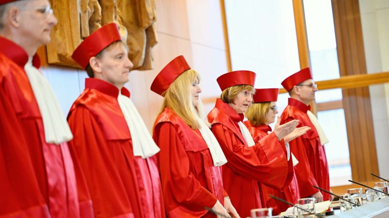 Giudici tedeschi salvano la Grande Coalizione