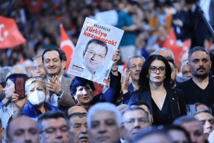 Le proteste in Turchia preoccupano la banca centrale