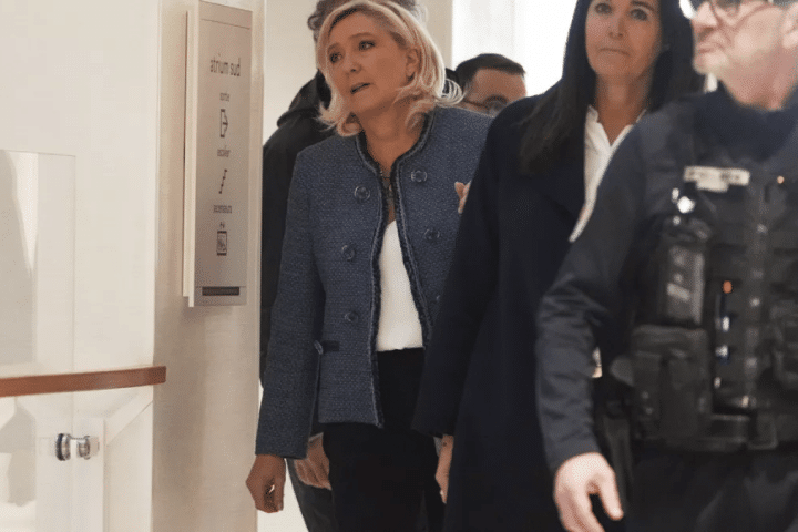 Titoli francesi al test della nuova instabilità politica