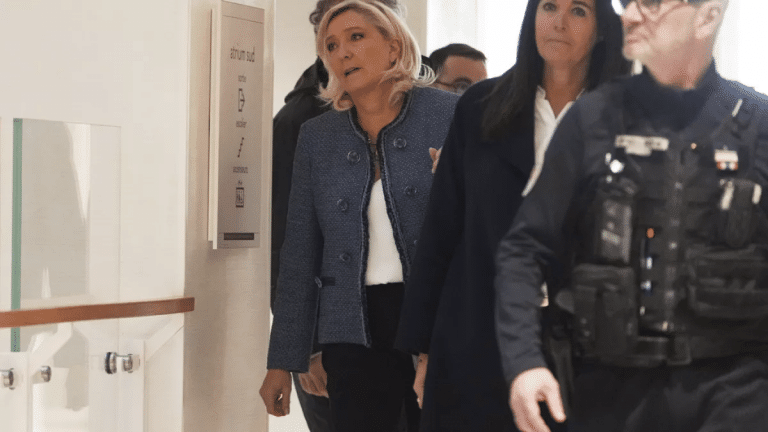 Titoli francesi al test della nuova instabilità politica