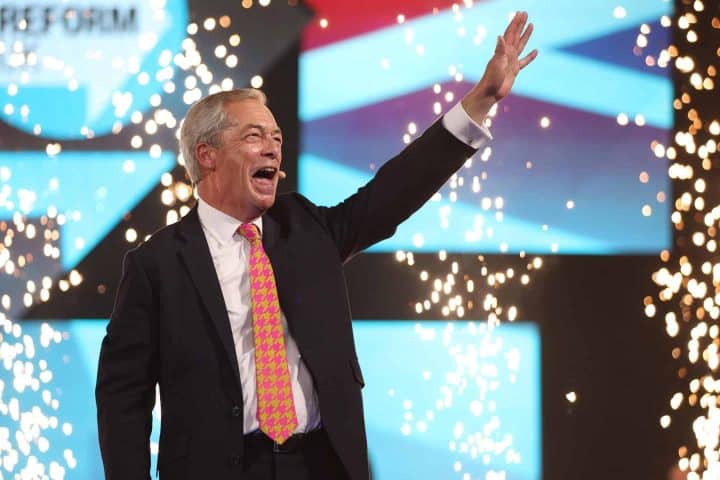 Farage domina le elezioni UK