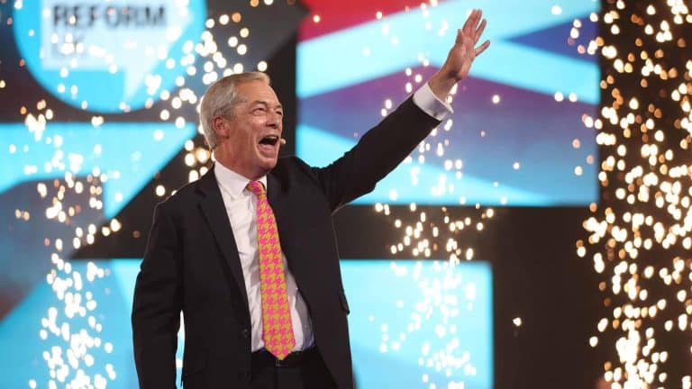 Farage domina le elezioni UK
