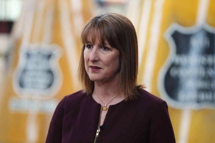 Investimento forzoso per i fondi pensione UK?