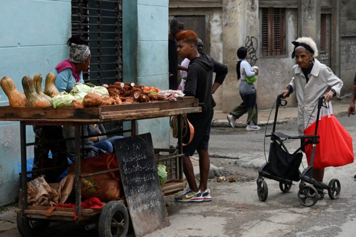 A Cuba dilaga la fame