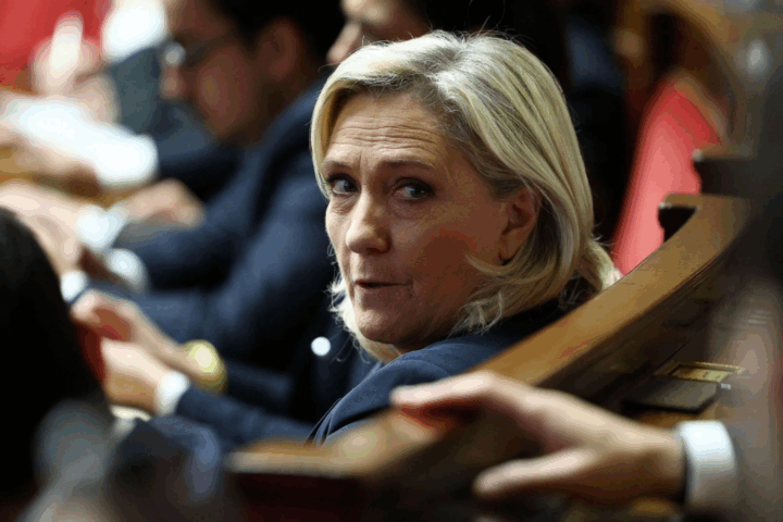 Il cordone contro Le Pen cade