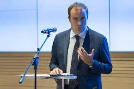 Sébastien Lecornu annuncia la nascita del nuovo governo in Francia