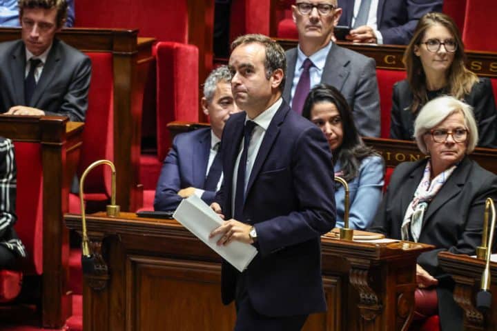 Il governo in Francia alla prova della sfiducia