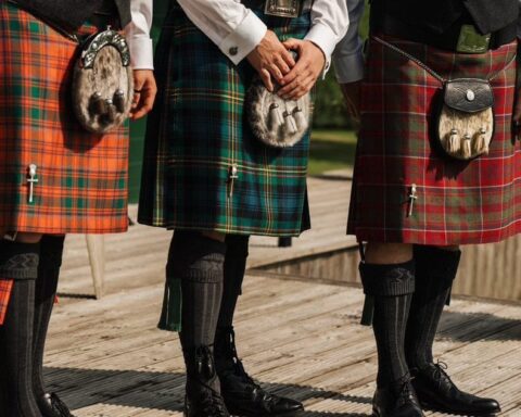 Primo "kilt" bond della Scozia