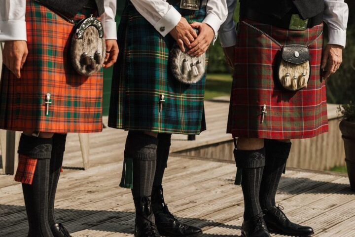 Primo "kilt" bond della Scozia