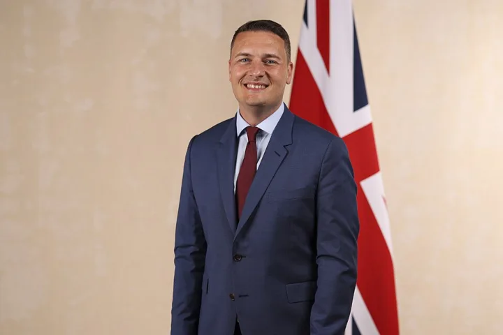Il blairiano Streeting per far recuperare ai laburisti consensi a sinistra?